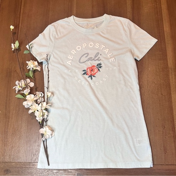Aeropostale Tops - Aeropostale Women’s Graphic Tee size M blue